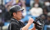 六大学野球 ヘルメット着用の動き広まる
