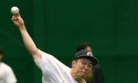阪神・石井が手術後初のブルペン入り