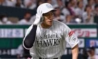 鷹が快勝 西武との首位争いで3連勝