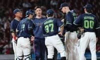 ヤクルト 外国人のみ継投ノーノー達成