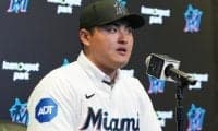 佐々木麟太郎 入団会見で英語を披露