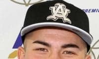 二刀流の石川ケニーがレッズと正式契約