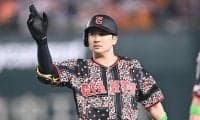 巨人 一挙7点で8点差から1点差へ