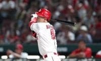 広島 劇的逆転勝利で最下位転落阻止