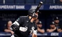 村上宗隆 5打数1安打で10戦連続安打