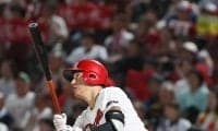 広島・佐々木が8回に逆転5号2ラン