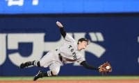 巨人・浦田俊輔 靱帯損傷で登録抹消