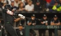 村上宗隆 8戦ぶりの先制32号3ラン