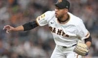 巨人・マルティネスが勝ち越しソロ被弾