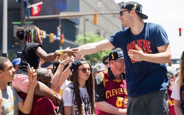 キャバリアーズのNBA制覇、クリーブランドの歴史を変えた意味