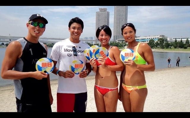 朝日健太郎、灼熱の砂浜に登場！氷上のプリンセスも降臨！