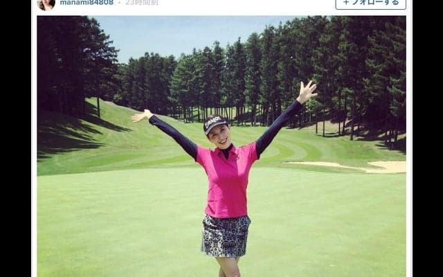 橋本マナミ、軽井沢でゴルフ満喫…セクシーなミニスカウエアも披露