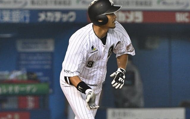 ロッテのレジェンド、「オレたちの福浦」が歩んできた果てしなき道のり