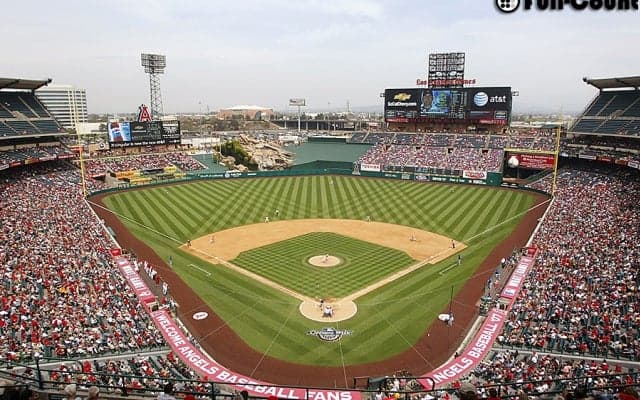 日米で球場を盛り上げるさまざまな応援の形