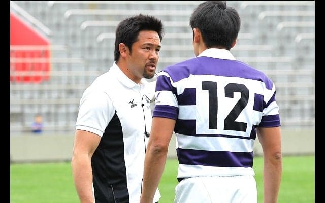  明大では池田渉新BKコーチが指導。主力組の自覚促す。 