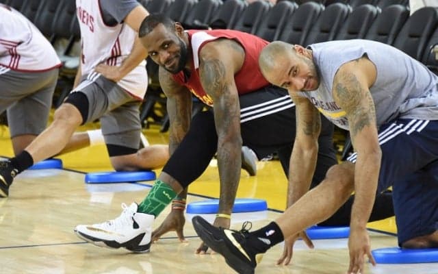 レブロン・ジェームズが異例の早期始動、ウォリアーズを強く意識？