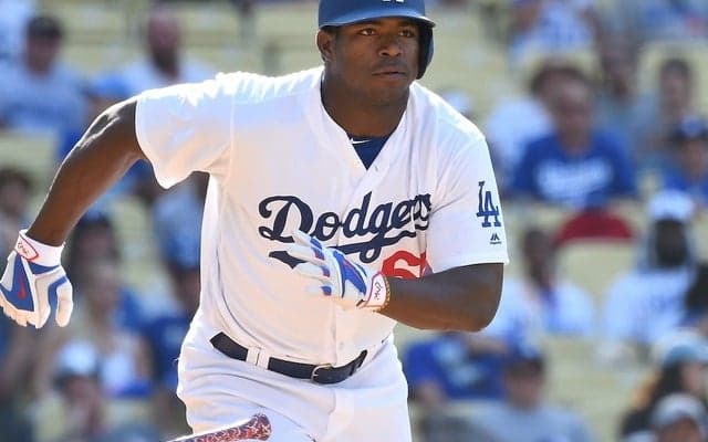 ドジャースのプイグがマイナー降格、トレードの成否が影響