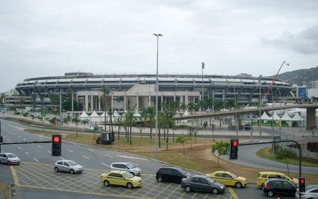 リオ2016、開会式を行うマラカナン・スタジアム周辺ではまだ「ペンキ塗り」