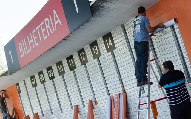 リオオリンピック開会式の会場、マラカナンスタジアムを直前に一周してみたら…最終準備に追われるスタッフの姿も