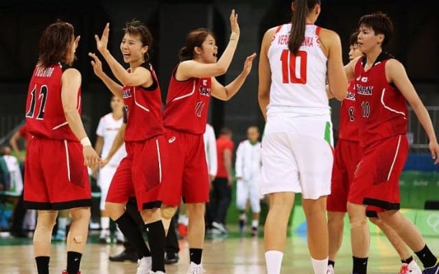 五輪初戦で歴史的勝利！ ベラルーシの高さに苦しみながらも「走るバスケ」で接戦を制す