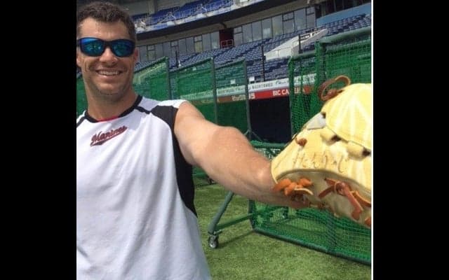 ロッテ、スタンリッジのグラブには「すたんりっじ」の刺繍が！