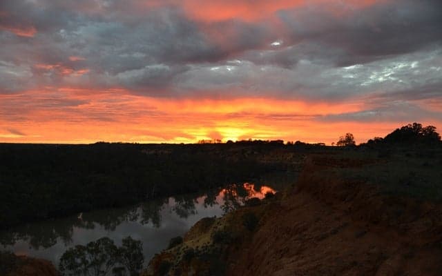 語学習得なら母語が通じないところでの生活が一番