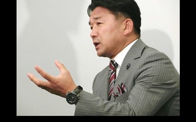  TOP14の魅力について語る吉田義人氏。 