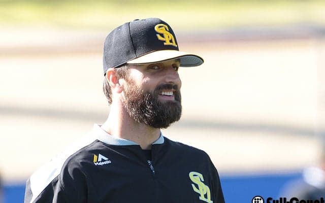 SBサファテは右腓骨筋腱炎「ちょっとイタイ」と球場入り