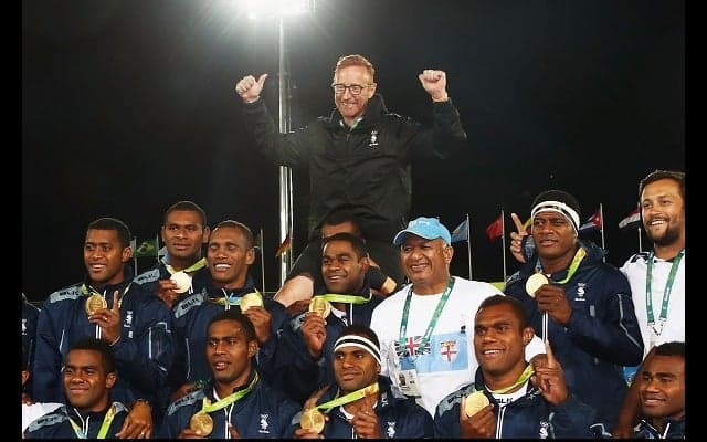  フィジーを五輪優勝に導いた名将　サンウルブズや7人制日本代表からオファー!? 