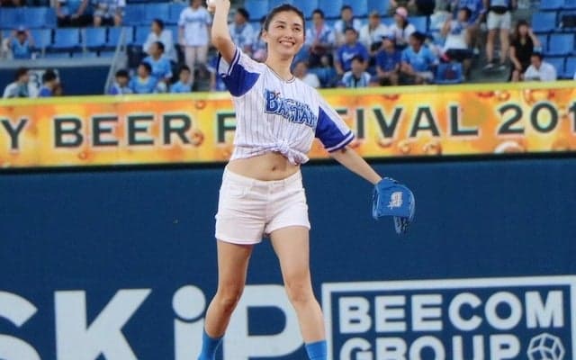 橋本マナミ、「筒香選手の身体を触りまくりたい」…ベイスターズ始球式に登板