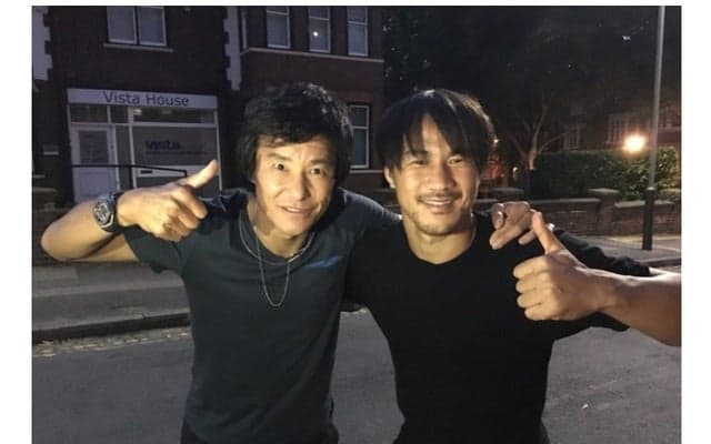 岡崎慎司、中山雅史から魂注入！…W杯アジア最終予選に意気込み「頑張ります！」