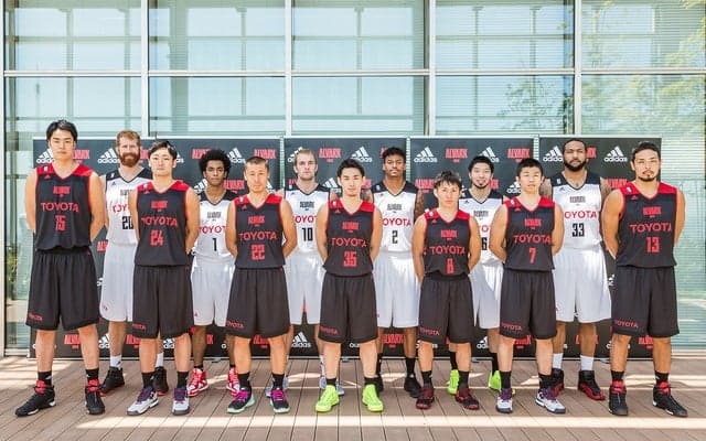 Bリーグ・アルバルク東京の新ユニフォーム、アディダスが発表