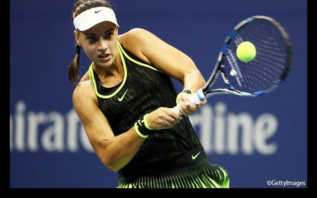  18歳のコニュがラドバンスカを破り、ベスト8が出揃う [全米オープン] 