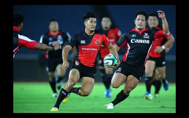  熱戦。観衆1万超。はがれた芝。巨大スタジアムで東芝×キヤノン開催。 