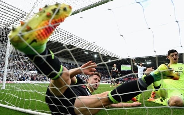 チェルシー開幕4連勝ならず、コンテ監督は判定に不満