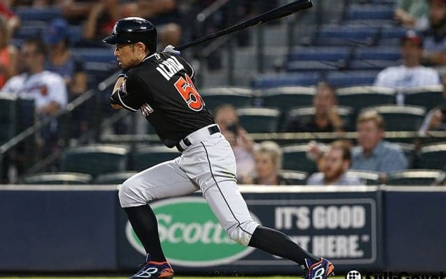イチロー通算900度目のマルチ安打達成！　右翼へ適時打＆三塁打の快音
