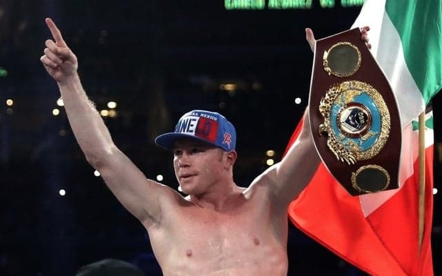 アルバレスが世界Sウェルター王座奪取、注目のゴロフキン戦に言及「誰も恐れてはいない」