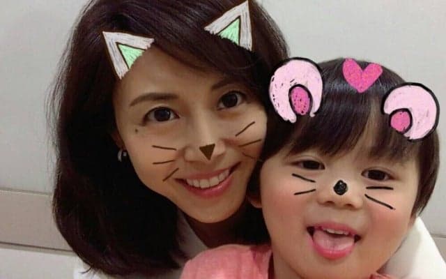 松嶋菜々子が猫耳姿に！ラブラブ親子写真公開
