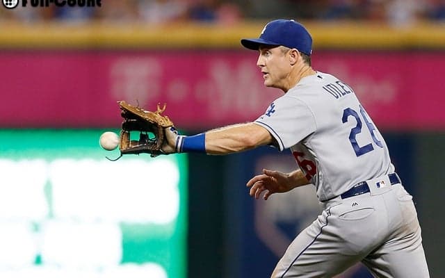 ドジャースのアトリーが「非現実的」な“美技”　倒れ込みながら後方へトス