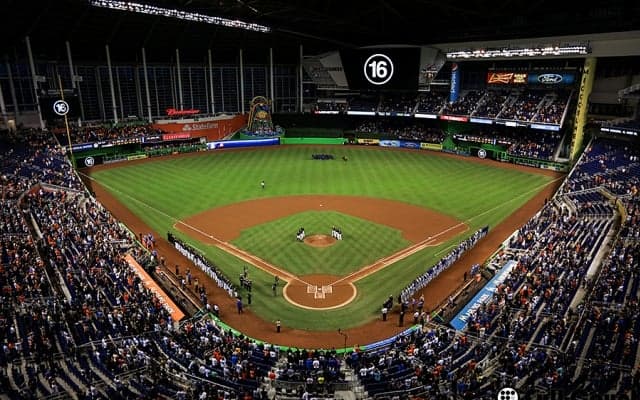 エース急逝のマ軍が試合前にセレモニー　ゴードンが涙の先頭打者ホームラン