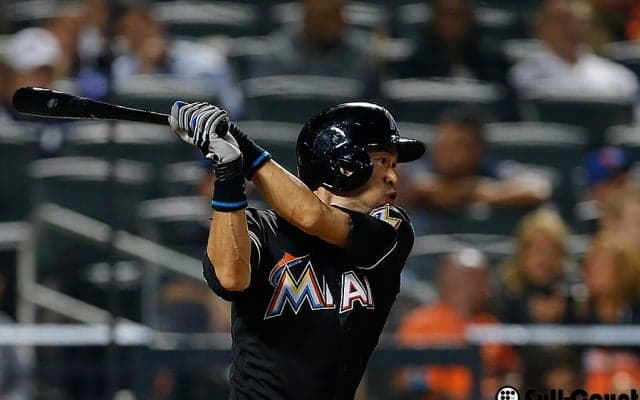 マーリンズ、急逝フェルナンデスに捧げる勝利　イチローは背番号16で3029安打