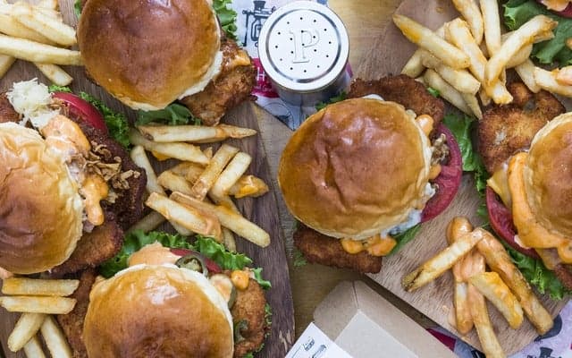 シュマッツ スタンド、できたてバーガーを配達…フードデリバリーサービス「ウーバーイーツ」導入