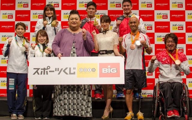 伊調馨のリオの思い出は「チョコレートドリンク」…スポーツくじ感謝イベントにメダリストが集合