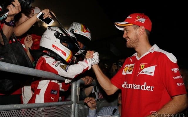 【F1 日本GP】今年もフェラーリドライバーが前夜祭に登場、世界一熱狂的な日本のファンに2人も感激