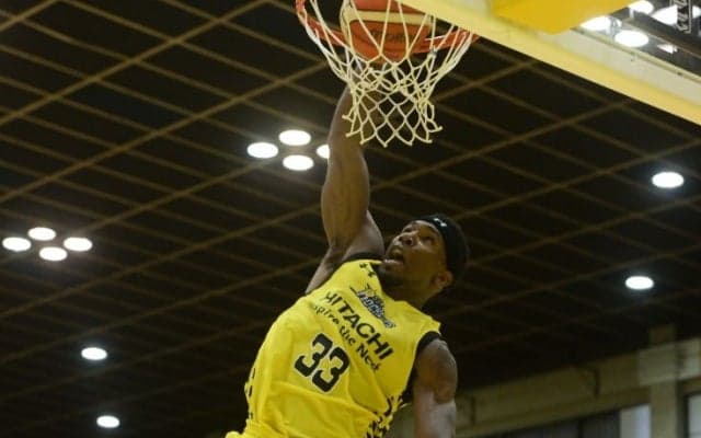 アイラ・ブラウンが富山を粉砕、サンロッカーズ渋谷が「よく走りボールも回るバスケット」で完勝