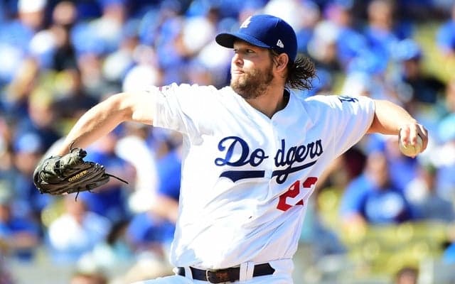 カーショウが中3日で力投、ドジャースは2勝2敗のタイに持ち込む