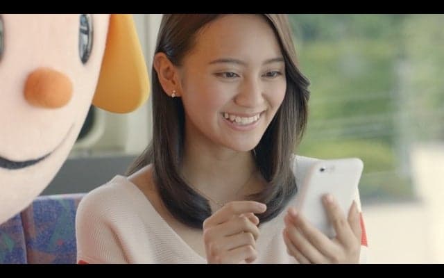 岡田結実、初めてのテレビCMで初キスシーンに挑戦