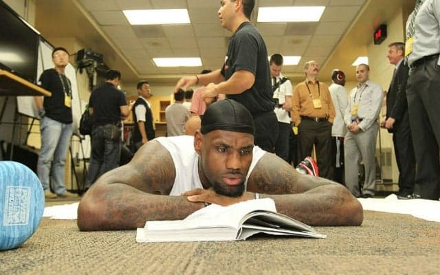 レブロン・ジェームズ、プロキャリアを終えた後は大学進学へ