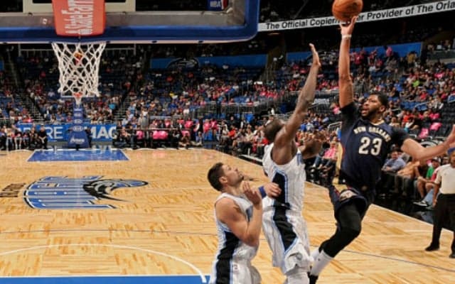 ペリカンズのアンソニー・デイビス、開幕6日前の戦線復帰で33得点13リバウンドの大暴れ