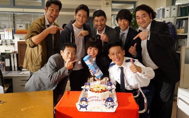 瀧本美織、25歳の誕生日を玉木宏らがお祝い！豪華ショット公開